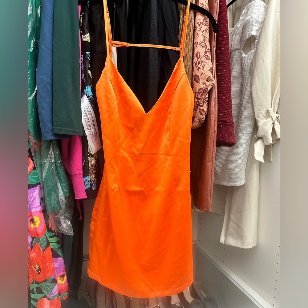 Superdown Mini Dress in orange - New but has a snag - Picture 5 of 7